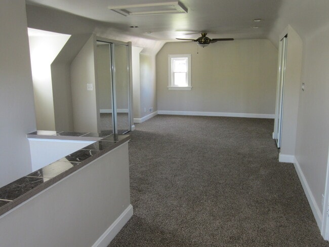 Building Photo - Updated 2 Bedroom 2.5 Bath in Pleasant Ridge Inc. Finished Basement with Bonus Room