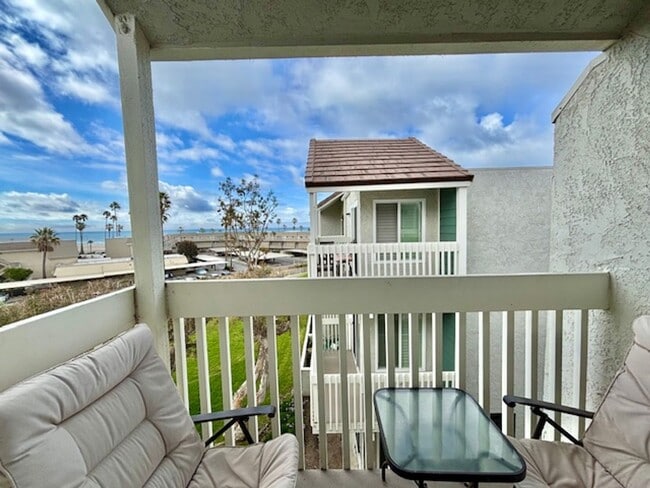 Building Photo - 2 Bedroom + 1.5 Bathroom Condo | Anacapa View | Monthly Furnished Rental