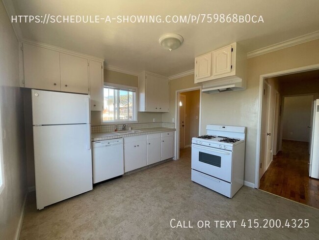 Building Photo - Spacious 2 Bedroom 1 Bath in Seaside