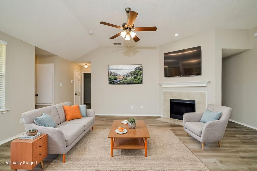 Building Photo - 1620 Logan Dr