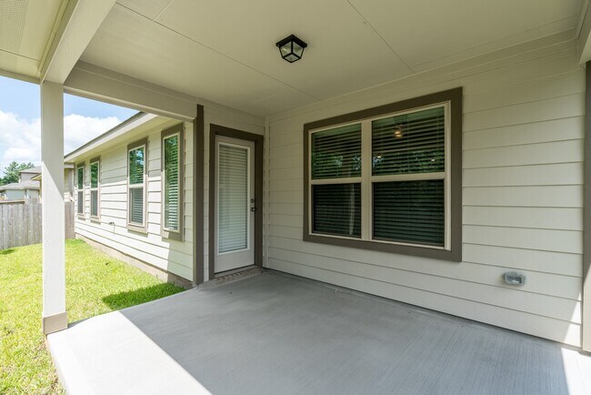Building Photo - 40315 S Hill Pass
