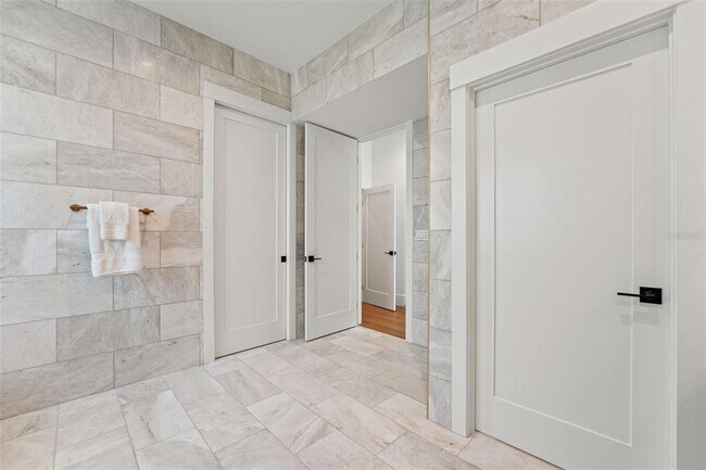Building Photo - 804 Idlewood Dr