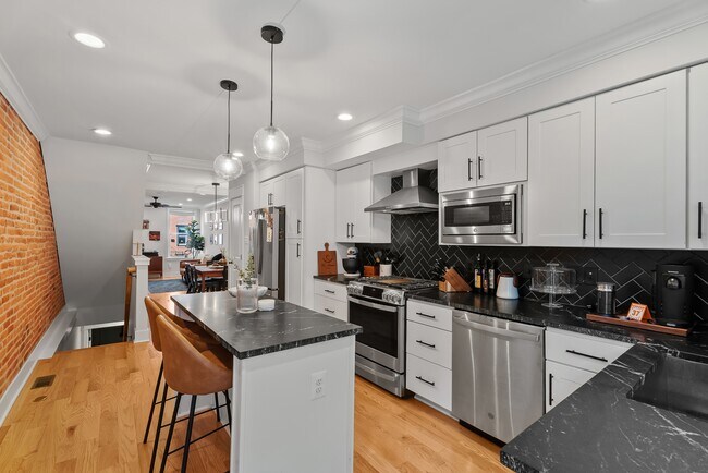 Building Photo - 531 E Fort Ave