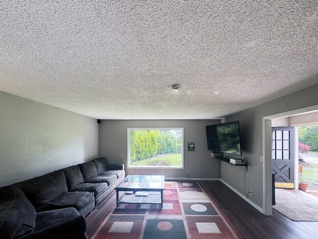 Building Photo - 1470 Anderson Ln