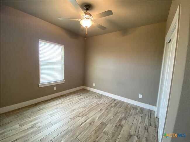 Building Photo - 1020 Mellow Breeze