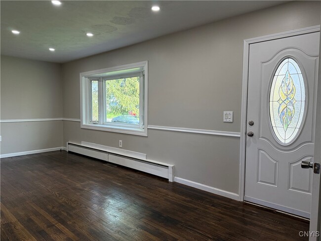 Building Photo - 126 Belleview Dr