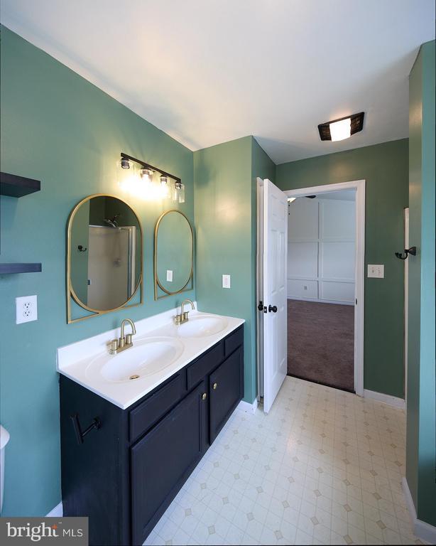 Building Photo - 929 Shenkle Dr
