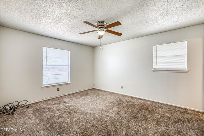 Building Photo - 3008 Gaston Dr