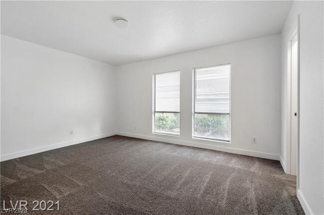 Building Photo - 3749 Carlyle Dr