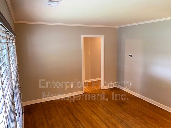 Building Photo - 1623 Delmont Rd