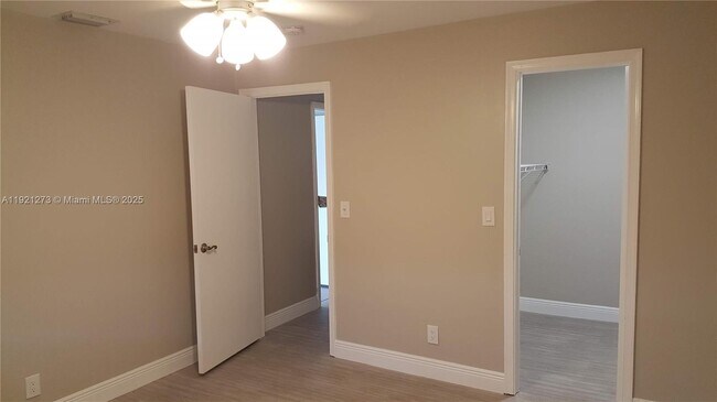 Building Photo - 1020 NW 88th Ave