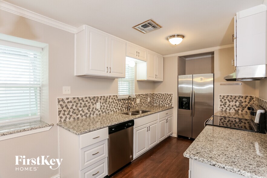 Building Photo - 3804 Driskell Blvd