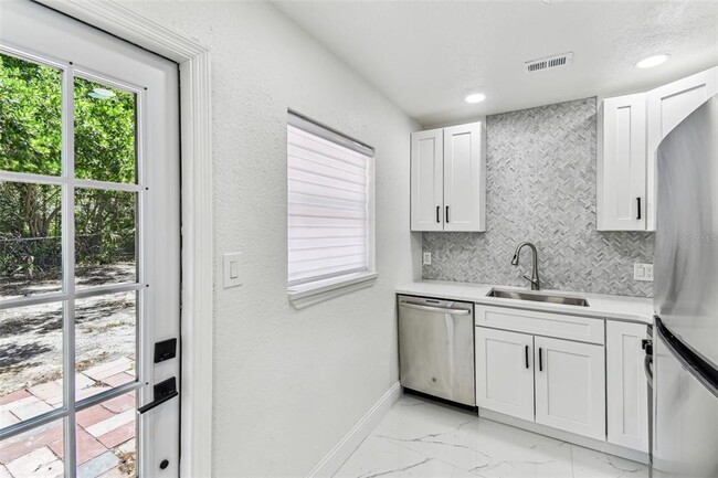 Building Photo - 4290 Neptune Dr SE