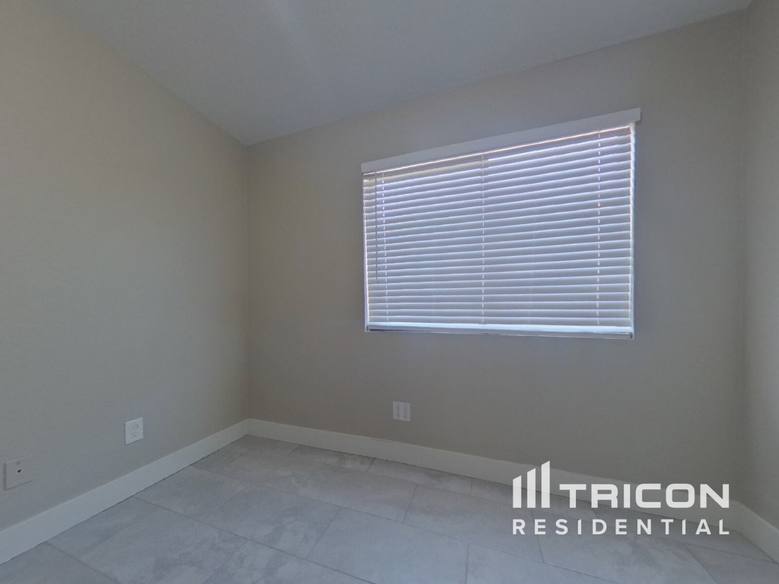 Building Photo - 3361 S 98th Ln