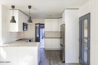 Building Photo - 821 N 3rd Ave