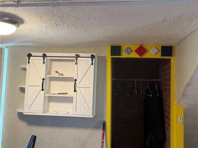 Building Photo - 69 Hope St