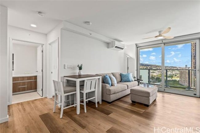Building Photo - Fully furnished 1 bedroom w/ parking at The Park on Keeaumoku