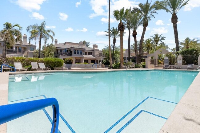 Building Photo - 7272 E Gainey Ranch Rd