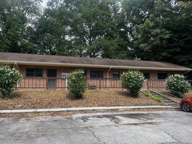 Primary Photo - 918 Sparta Dr