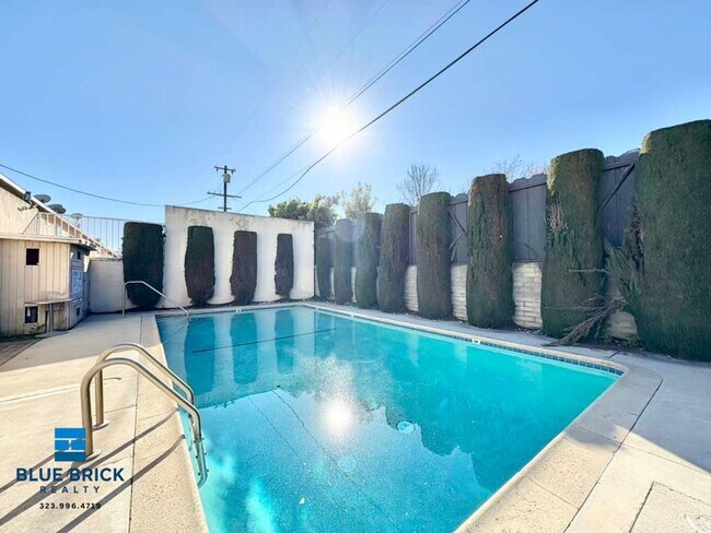 Building Photo - 5315 Whitsett Ave