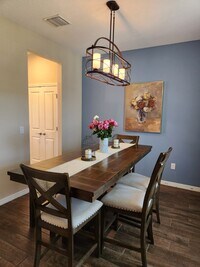 Building Photo - 6331 Laurelcrest Gln