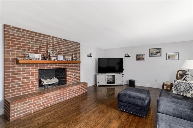 Building Photo - 27 Westwood Dr