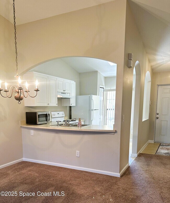 Building Photo - 975 Luminary Cir