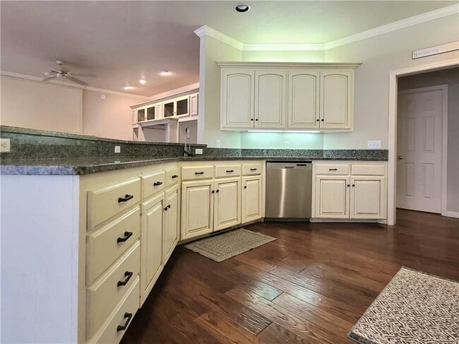 Building Photo - 5604 NW 106th St