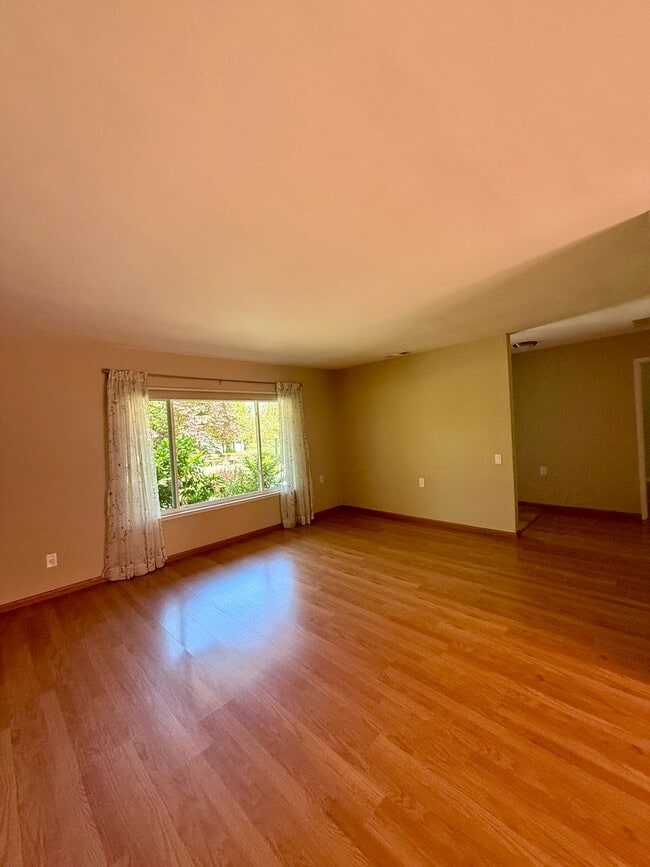 Building Photo - 3128 Tice Creek Dr