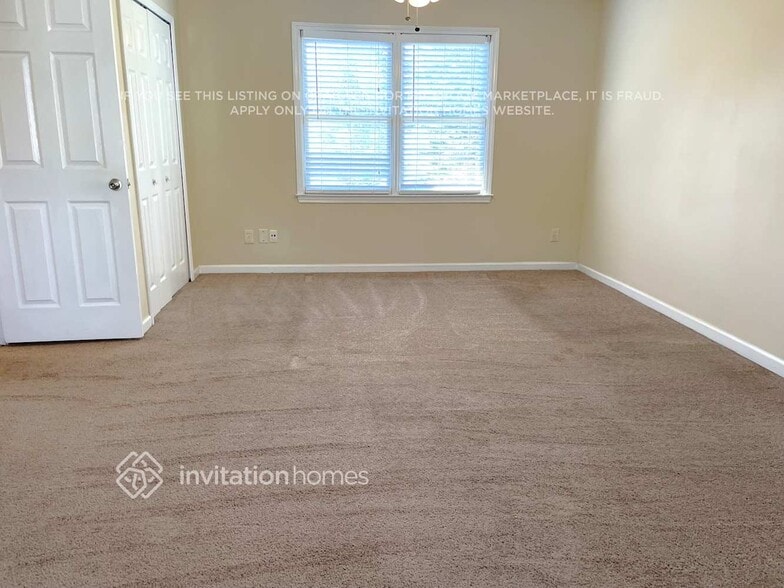 Building Photo - 275 Merritt Dr