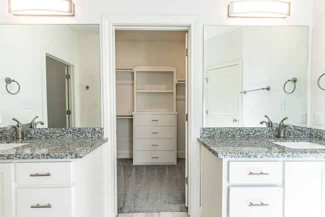 Building Photo - Like New Home in South West Lubbock!