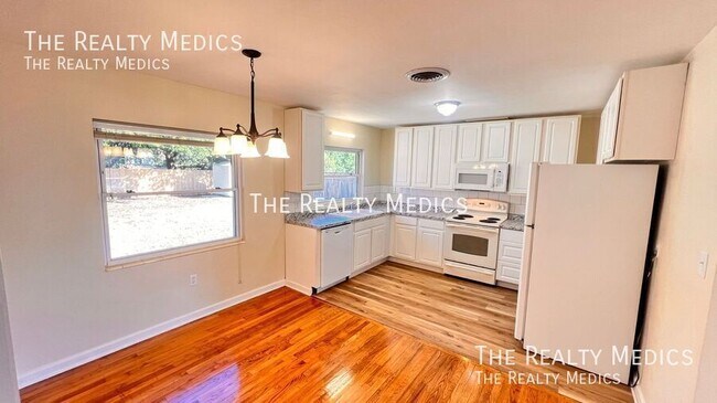 Building Photo - 2271 Northland Rd