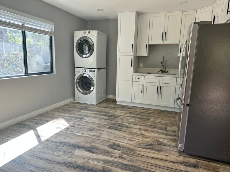 Building Photo - 620 Wilshire Pl