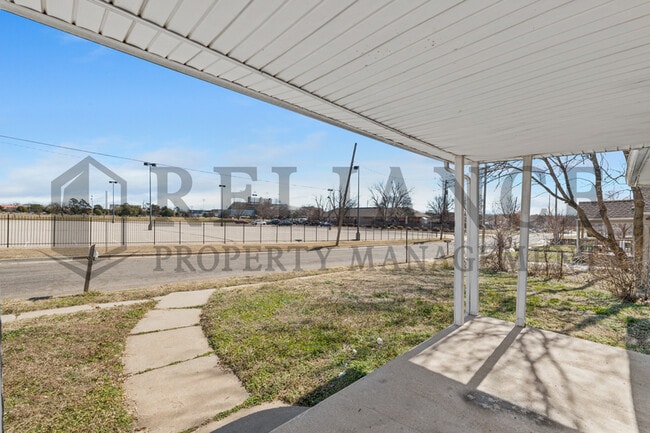 Building Photo - 2225 N Chautauqua St