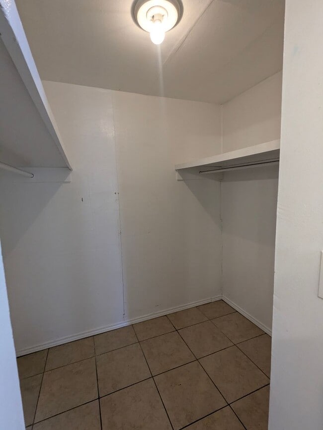 Building Photo - 4314 32nd St