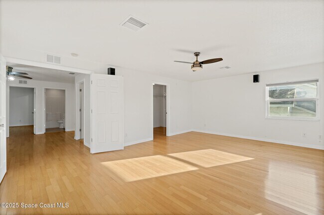 Building Photo - 156 Wilson Ave