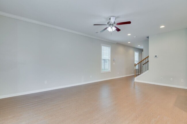 Building Photo - 3 Bedroom 2.5 Bath in Grovetown!