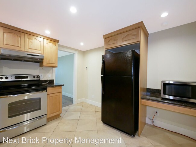 Building Photo - 4050 West Lake Sammamish Pkwy NE