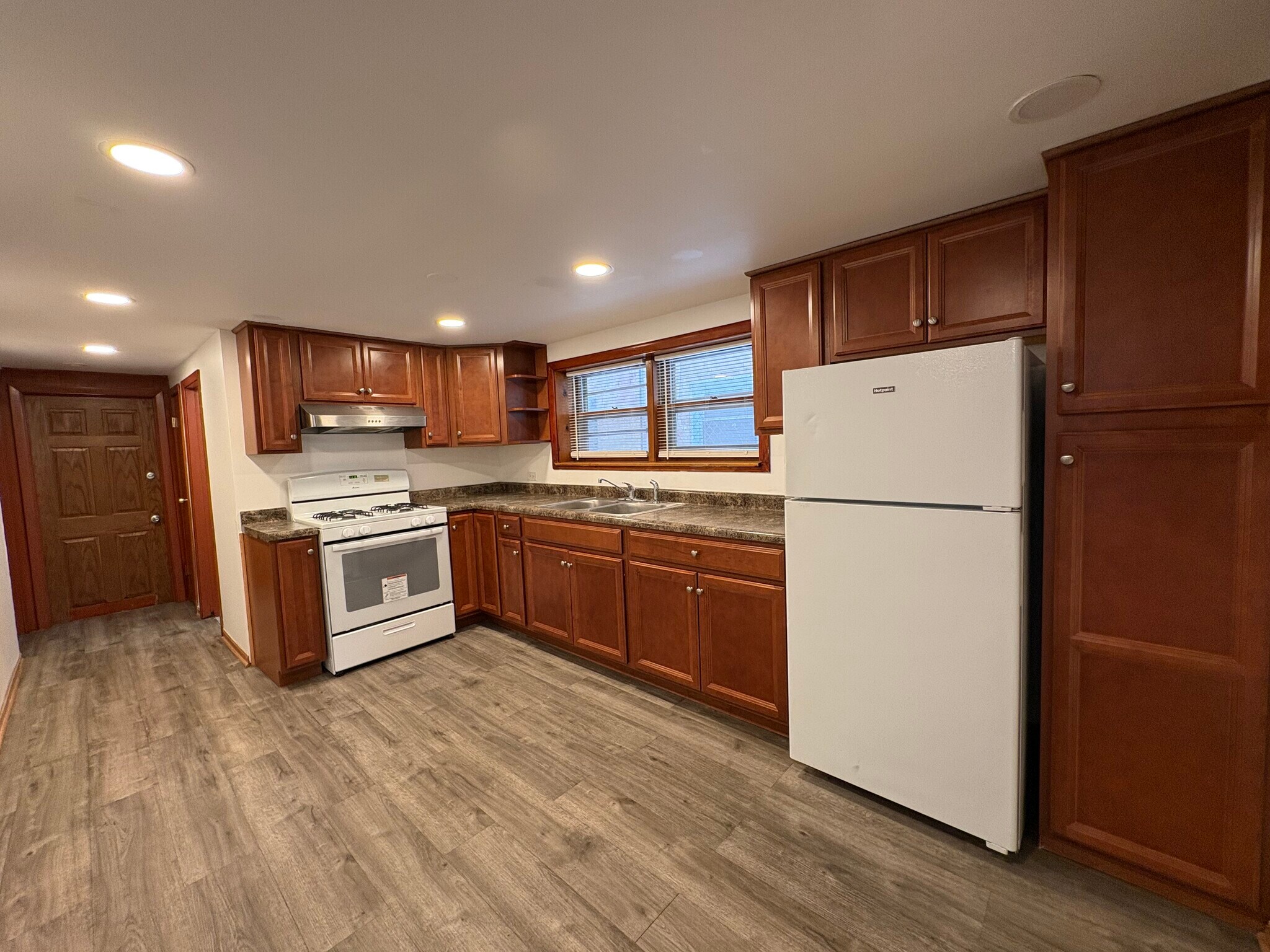 Building Photo - 5370 N Central Ave