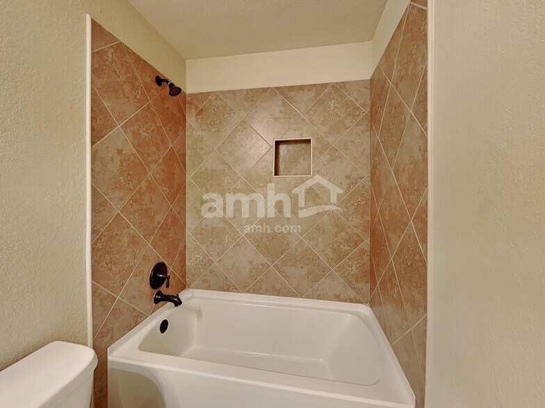 Building Photo - 154 Al Jennah Blvd