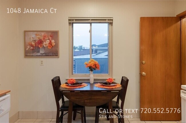 Building Photo - 1048 Jamaica Ct