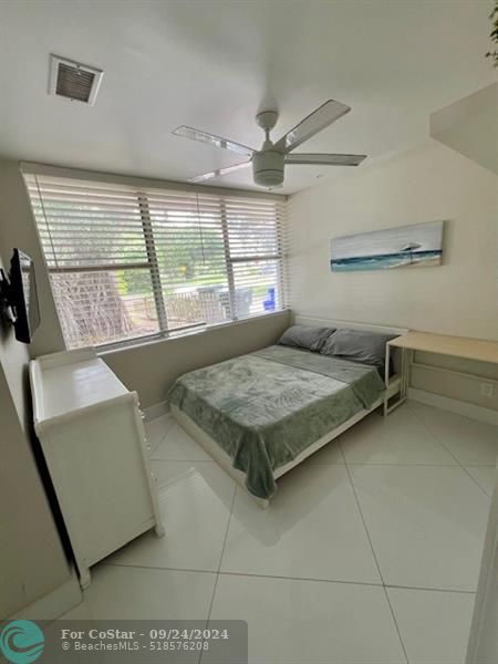 Building Photo - 327 Lancaster St