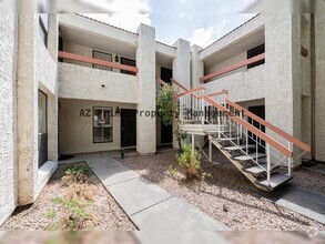 Building Photo - 3119 W Cochise Dr