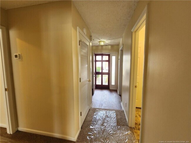 Building Photo - 264 Waterdown Dr