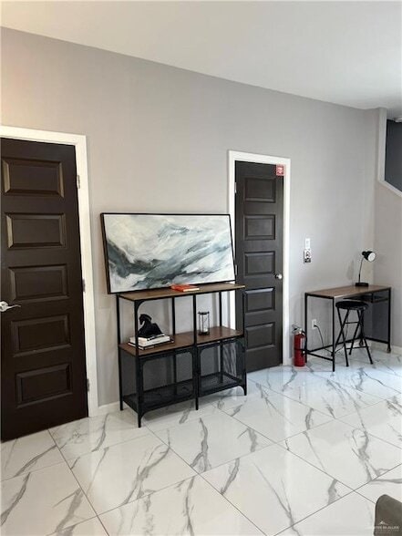 Building Photo - 1320 E Camellia Ave