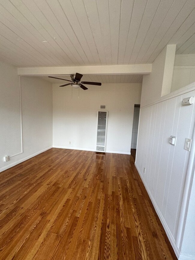 Building Photo - Comfortable 1-Bedroom in Gardena with Park...