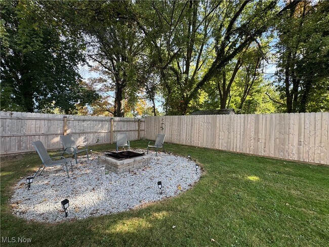 Building Photo - 5853 Melody Ln