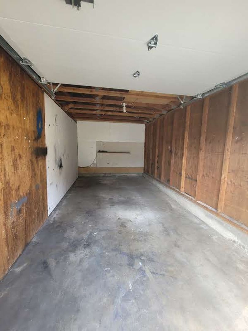 Building Photo - 13323-13325 Clairmont Way