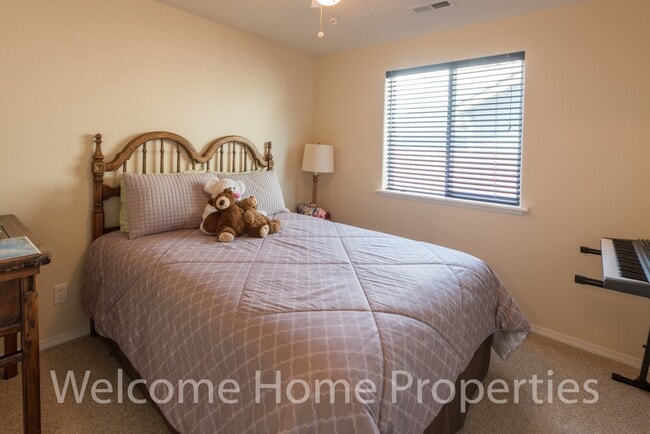 Building Photo - Beautiful 3 Bedroom Home Close to WWU