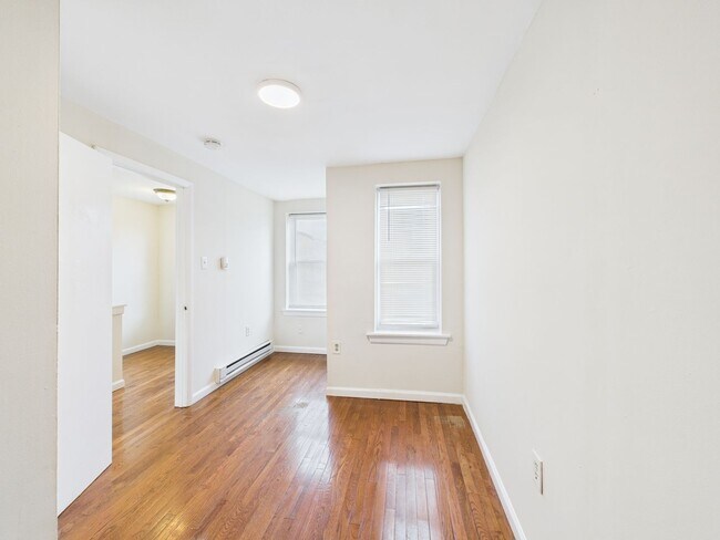 Building Photo - 1519 N Bouvier St
